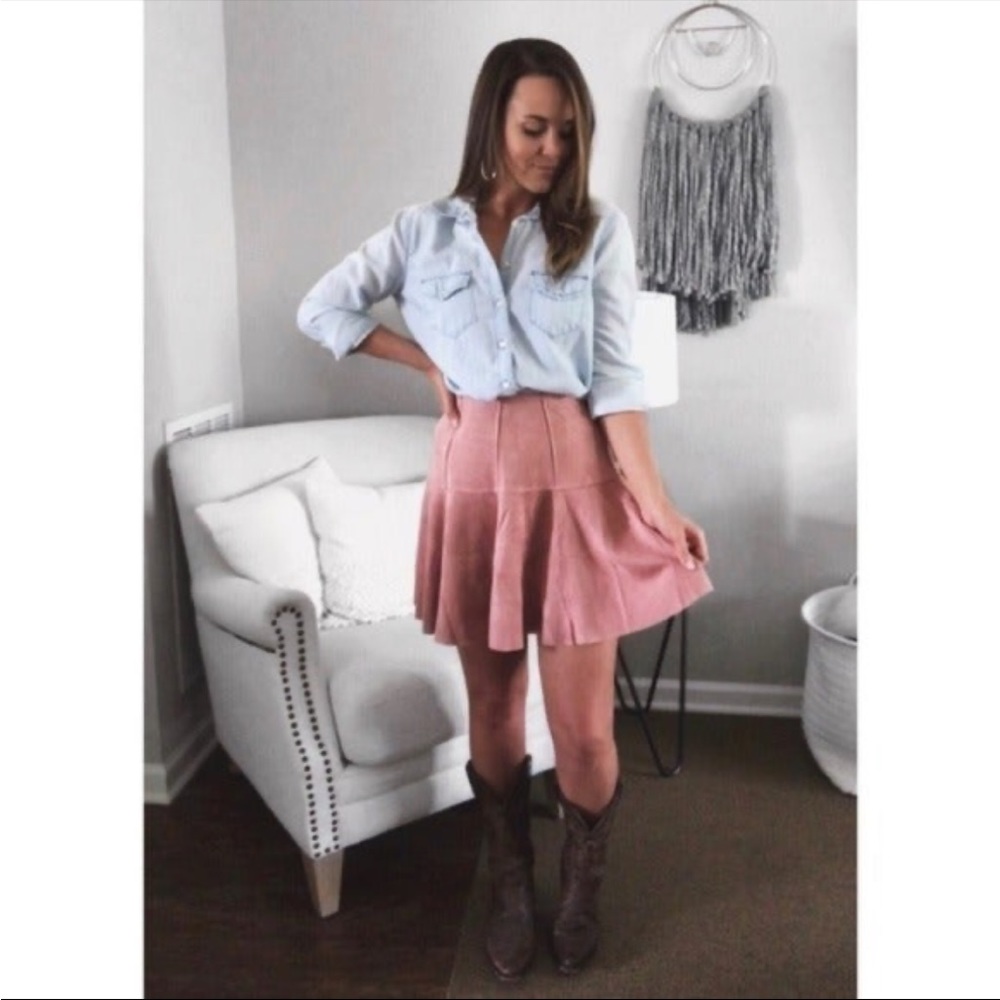 Medium dusty rose suede tennis skirt